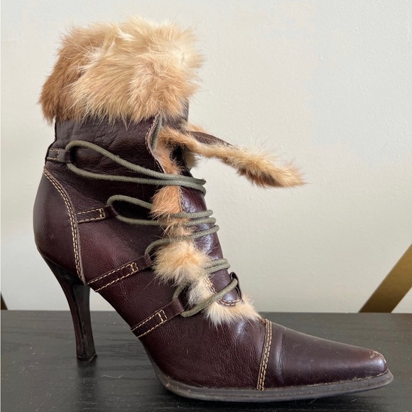 Fur Boots size 7.5 - Picture 6 of 6